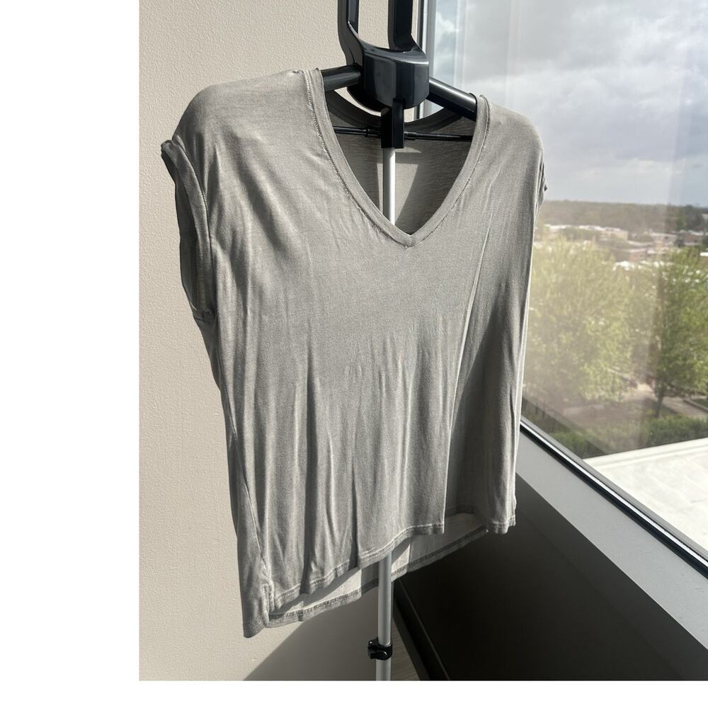 Jane Delancy Gray V-Neck Sleeveless T-Shirt Women's S